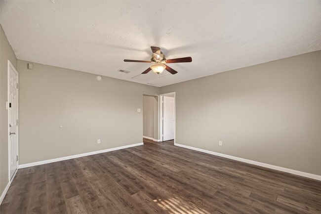 Building Photo - 17043 Coachmaker Dr