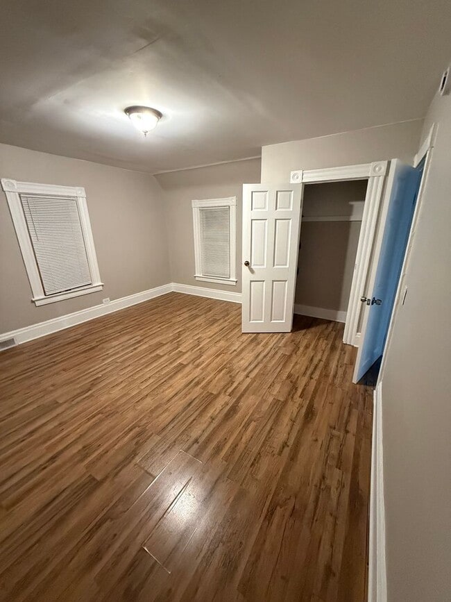 Building Photo - 11 Hallenbeck Ave