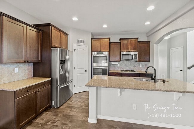 Building Photo - STUNNING 4BD HOME w/ NO ELECTRIC BILL! - Security Deposit Waiver Available