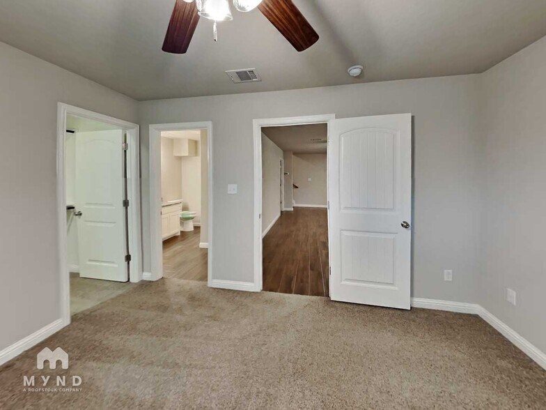 Building Photo - 770 Rolling Terrace Cir