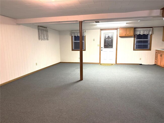 Building Photo - 724 6th St N