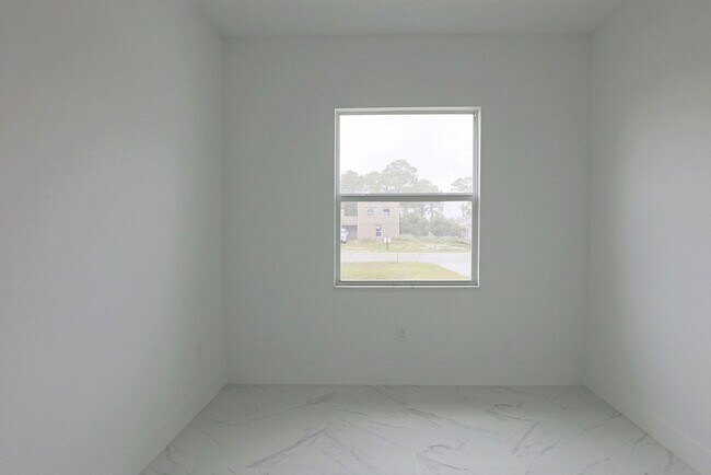 Building Photo - Duplex-929 Eisenhower Blvd Lehigh Acres, F...
