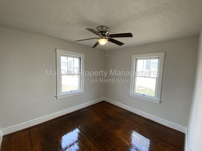 Building Photo - 138 Mansfield St