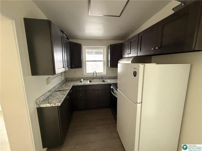 Building Photo - 204 N Ninth St