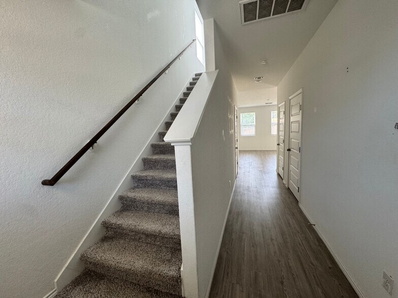 Building Photo - 4422 Chandler Rd