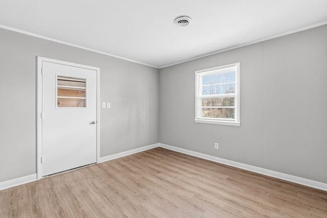 Building Photo - 4652 S Holden Rd