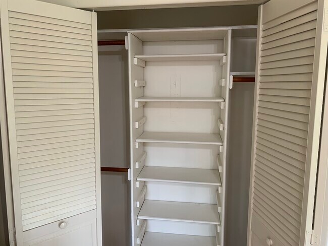 Building Photo - 719 Dodd Dr