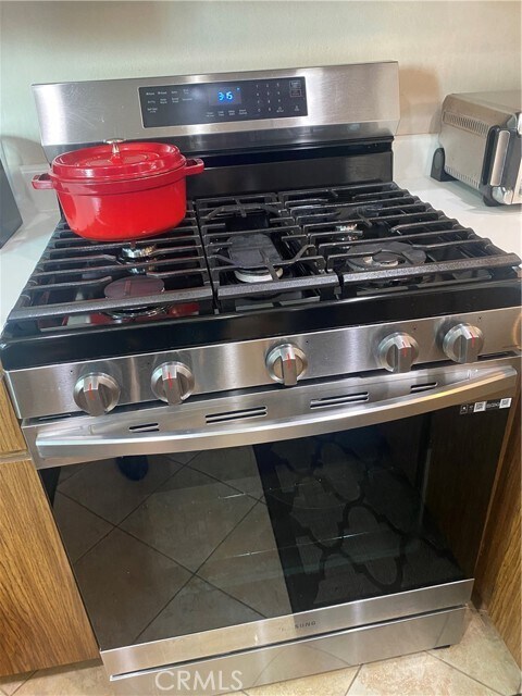 Building Photo - 73 Thicket