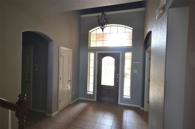 Building Photo - 1705 Lions Den