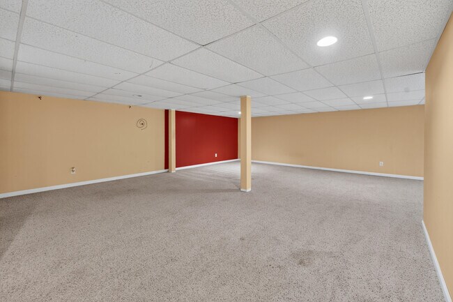 Building Photo - 392 Sedgewood Ln
