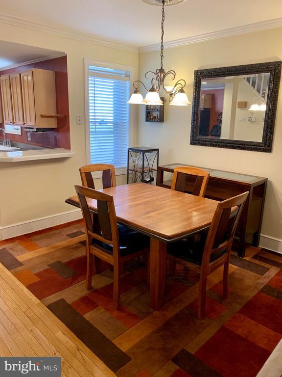 Building Photo - 812 N Judson St