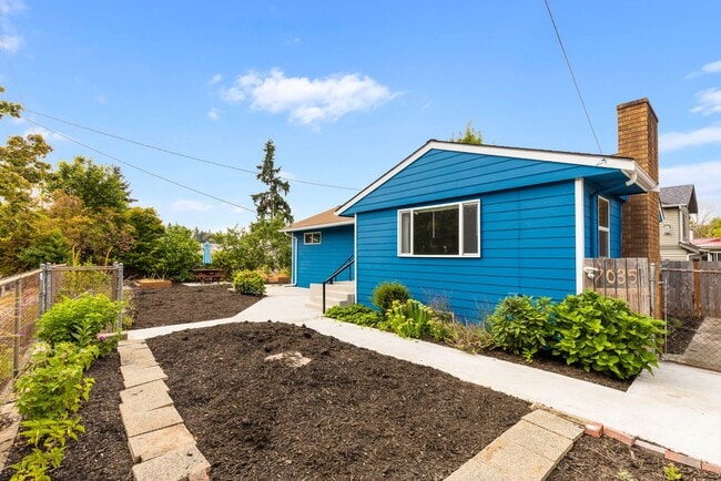 Building Photo - 7035 16th Ave SW