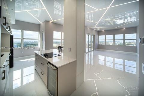 Building Photo - 18011 Biscayne Blvd