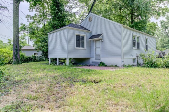 Building Photo - 8067 Aline Ave