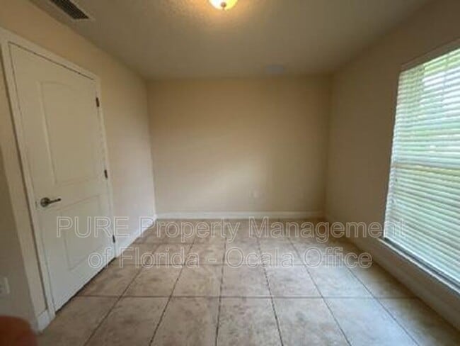 Building Photo - 6330 SW 48th Ave