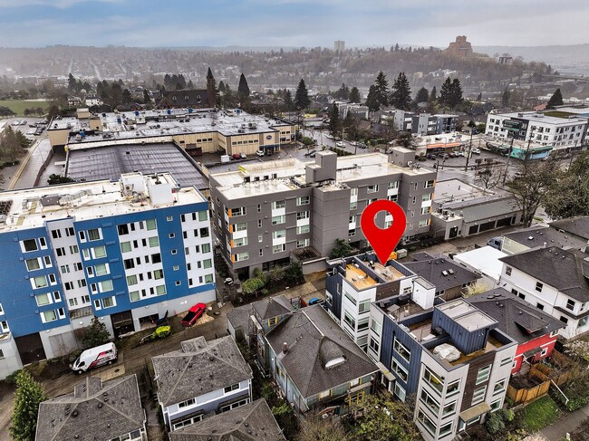 Building Photo - 3bd/1.75ba Seattle Townhouse