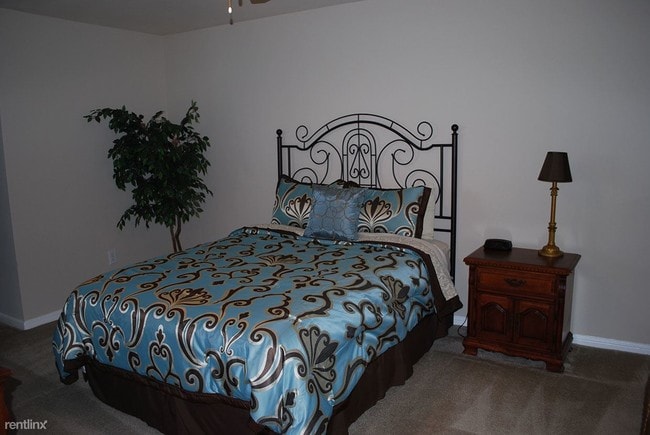 Building Photo - 8655 Jones Rd