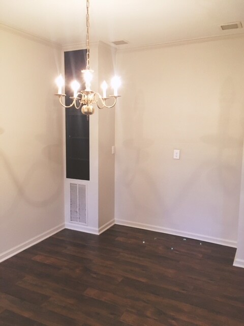 Building Photo - 2028 Hazel Hedge Ln