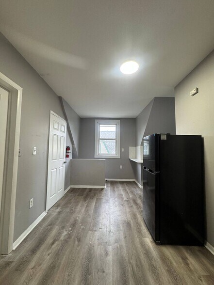 Building Photo - 72 Linden Ave