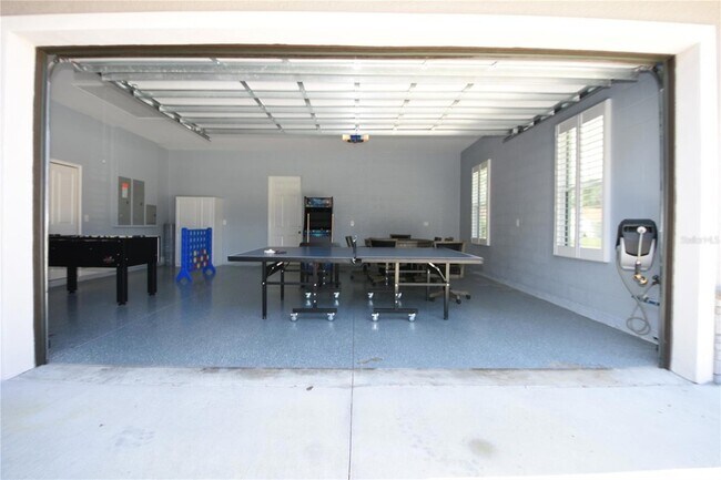 Building Photo - 13 Elder Dr