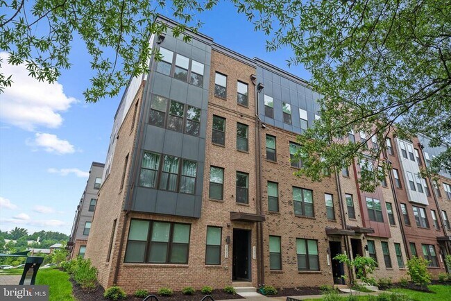 Building Photo - 14256 Newbrook Dr