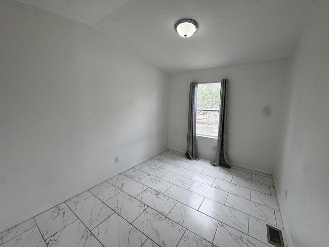 Building Photo - 2 Alta Vista Way Rd