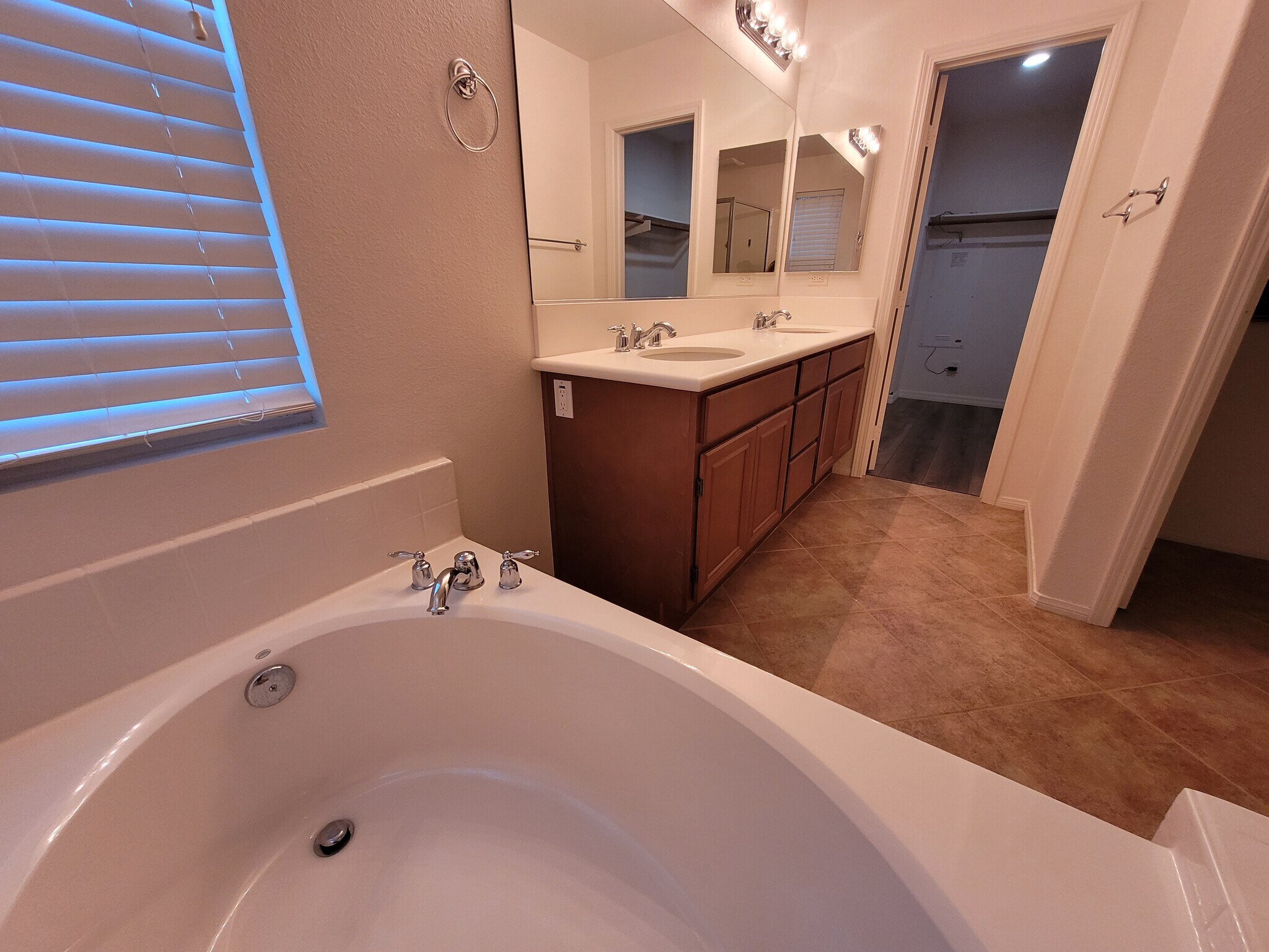 Building Photo - 1485 Mosaic Gln