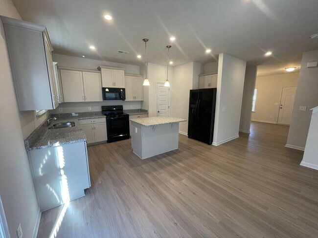 Building Photo - 7 Longbrook Dr.