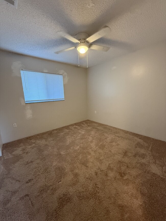 Building Photo - 202 2nd St