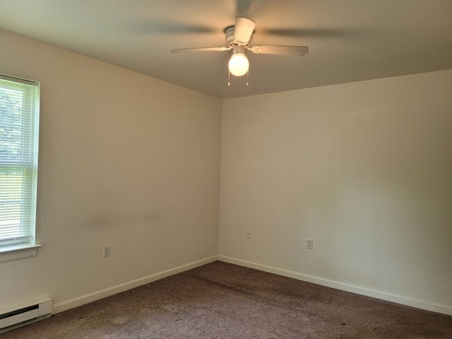 Building Photo - 1419 Doron Dr