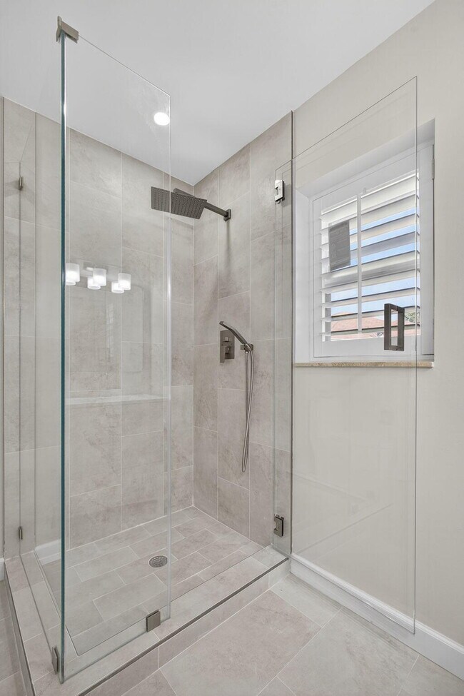 Building Photo - 4204 Roxbury Ct