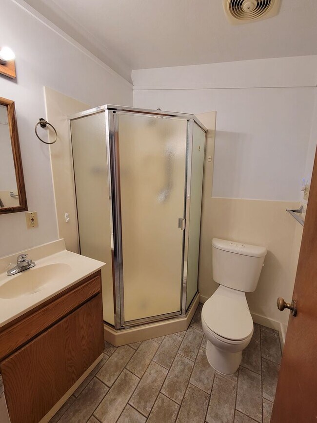 Building Photo - 3 Bedroom 2 Bath Home For Lease In Concord!