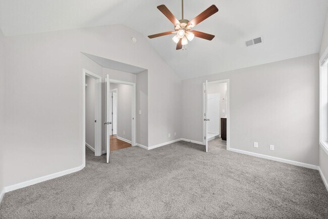 Building Photo - 1493 Fredrick Dr