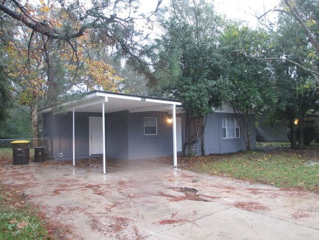 Primary Photo - 3 Bedroom home in Sherwood Forest - VOUCHE...
