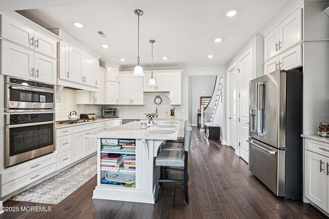 Building Photo - 42 Dogleg Ln
