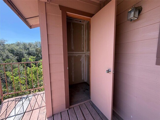 Building Photo - 5305 Indio Cove