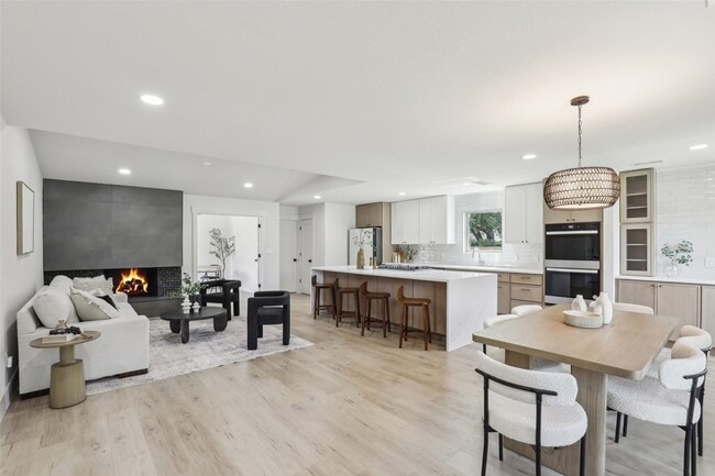 Building Photo - 12540 High Meadow Dr
