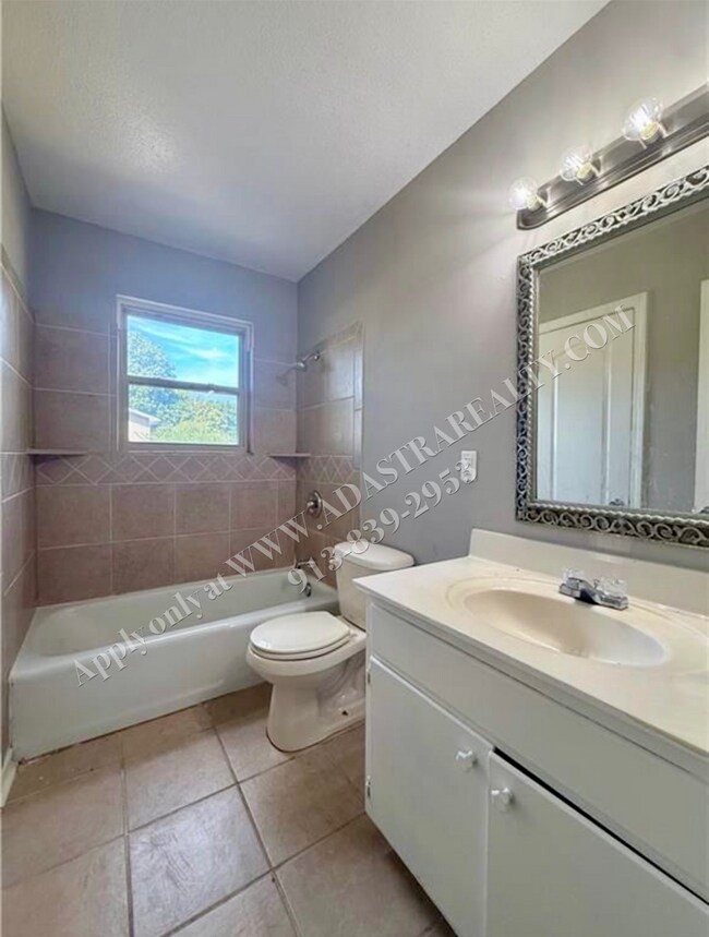 Building Photo - Wonderful Ranch Home in KCMO-Coming SOON!!