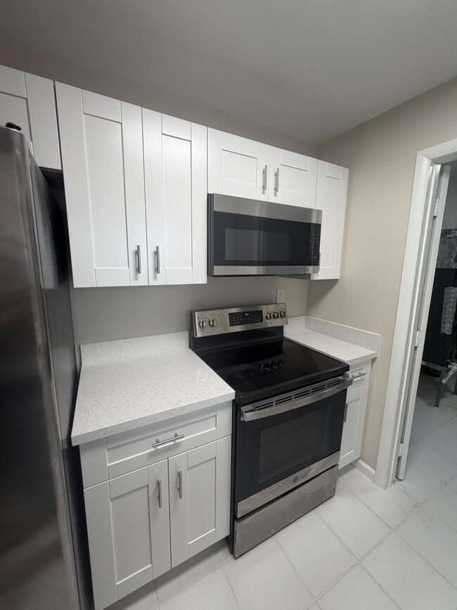 Building Photo - 3391 NW 18th Pl