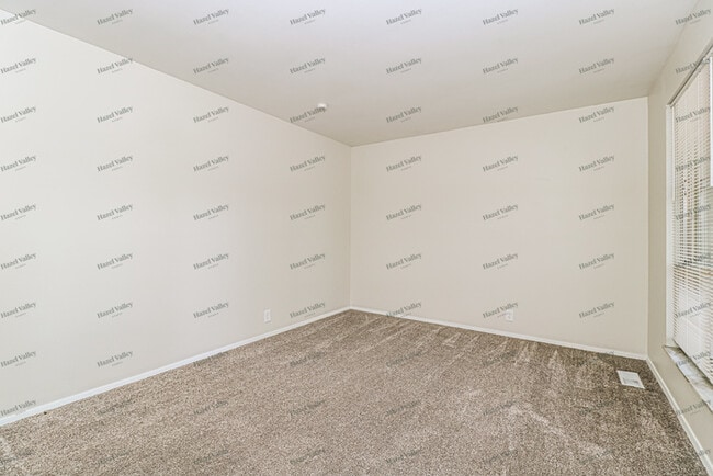 Building Photo - 1438 Friar Tuck Ln