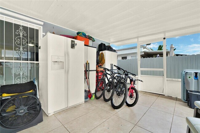 Building Photo - 3510 SW 90th Ave
