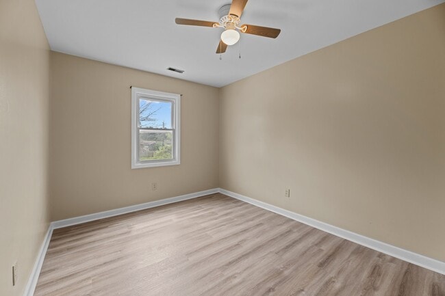 Building Photo - 21 Donnell Ave