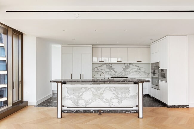 Building Photo - 500 W 18th St