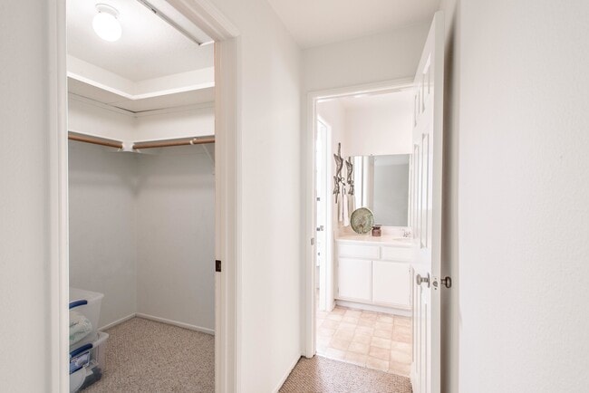 Building Photo - Charming 3 Bedroom, 2.5 Bath Home in Marbl...