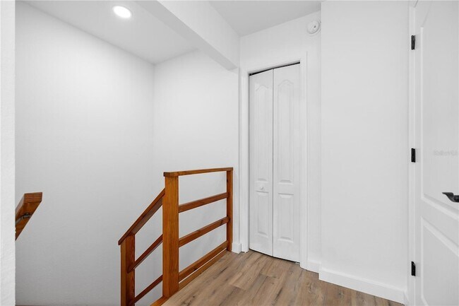 Building Photo - 1628 SE 29th Terrace