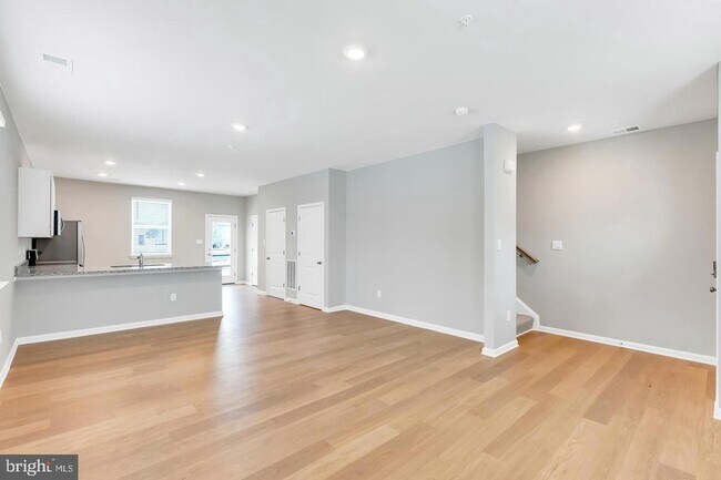 Building Photo - 1408 Sugarplum Ln