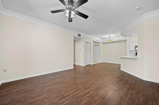 Building Photo - 6203 Myrtlewood Cir W