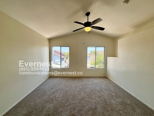 Building Photo - 3-Bedroom, 2.5-Bathroom Home with Modern A...