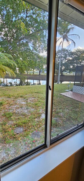 Building Photo - 1251 SW 84th Ter