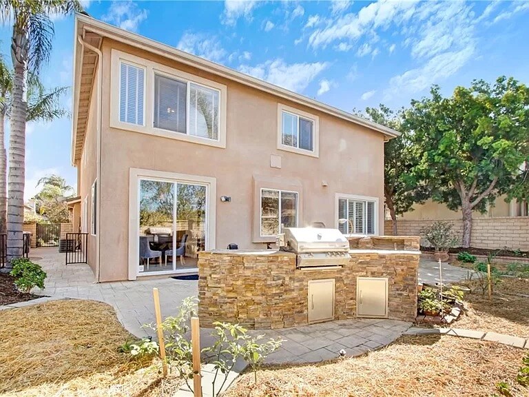 Building Photo - 2027 Warble Ct